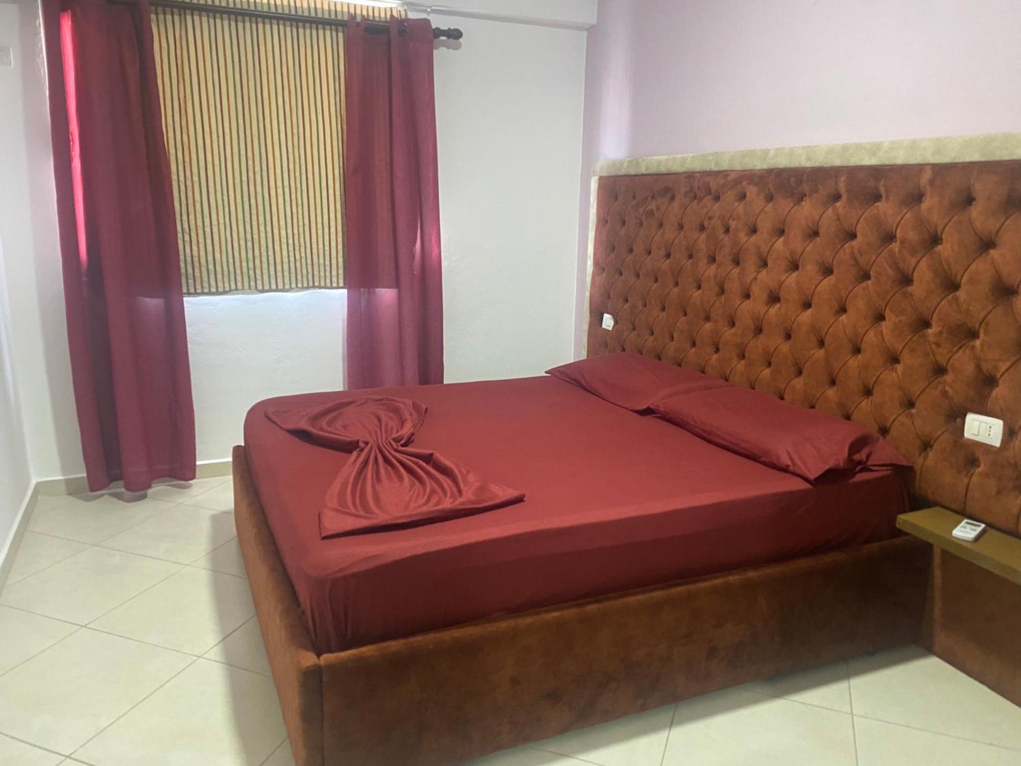 Shengjin Apartamente Antoni エクステリア 写真