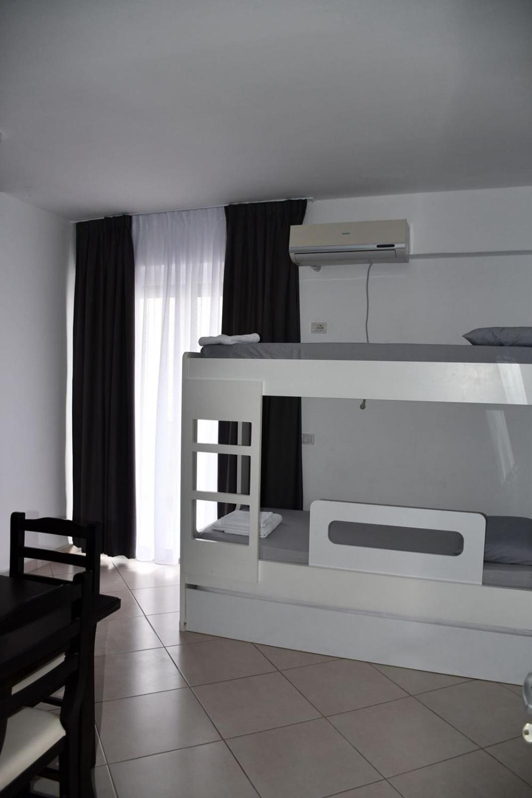 Shengjin Apartamente Antoni エクステリア 写真